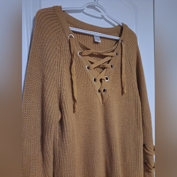 Main Strip Knit Longsleeve - Picture 2 of 4